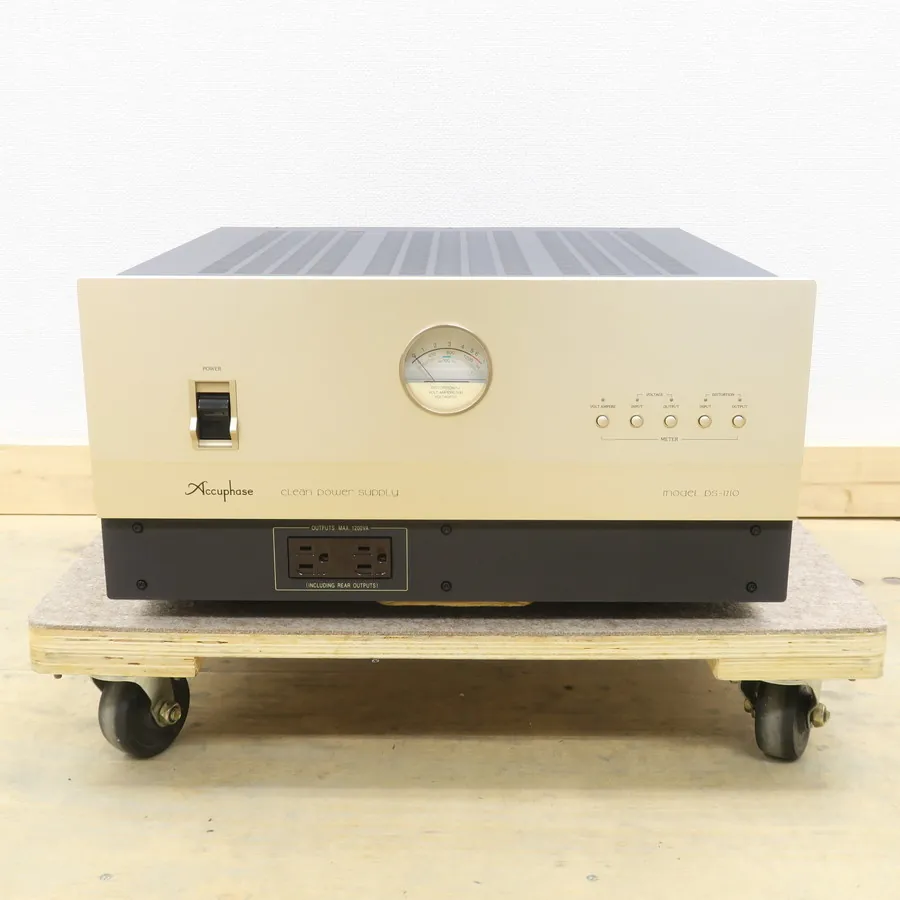 Accuphase PS-1210 の正面